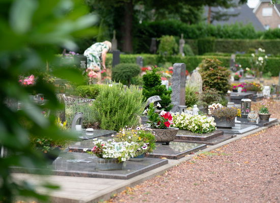Gräber auf dem Friedhof Neersen